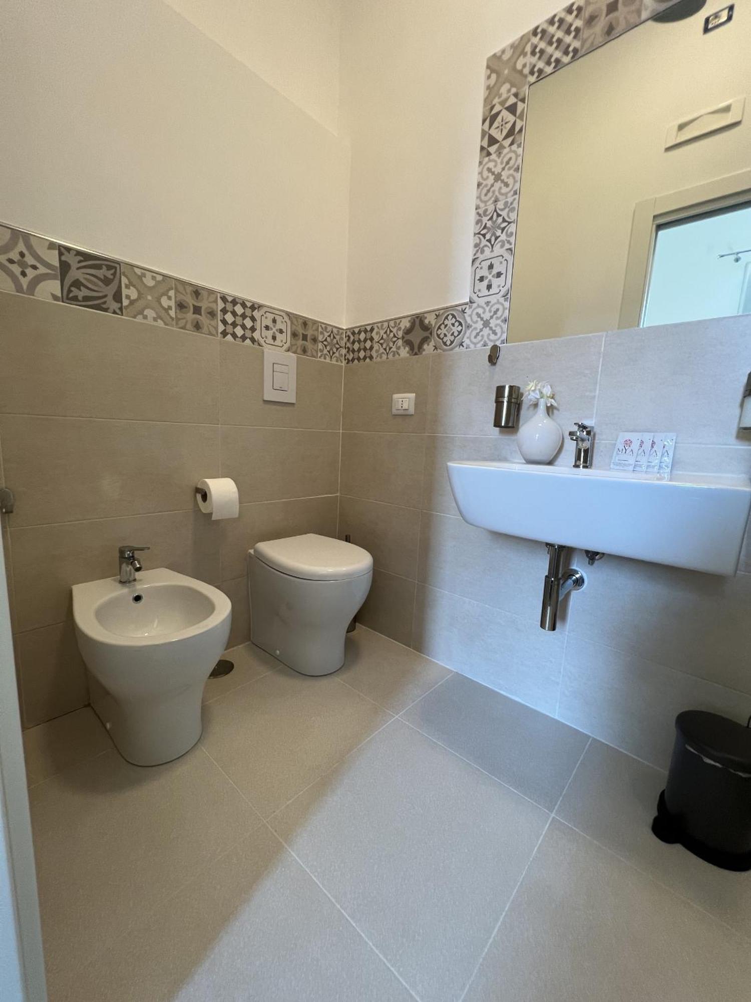 ساليرنو Bonadies64 B&B الغرفة الصورة