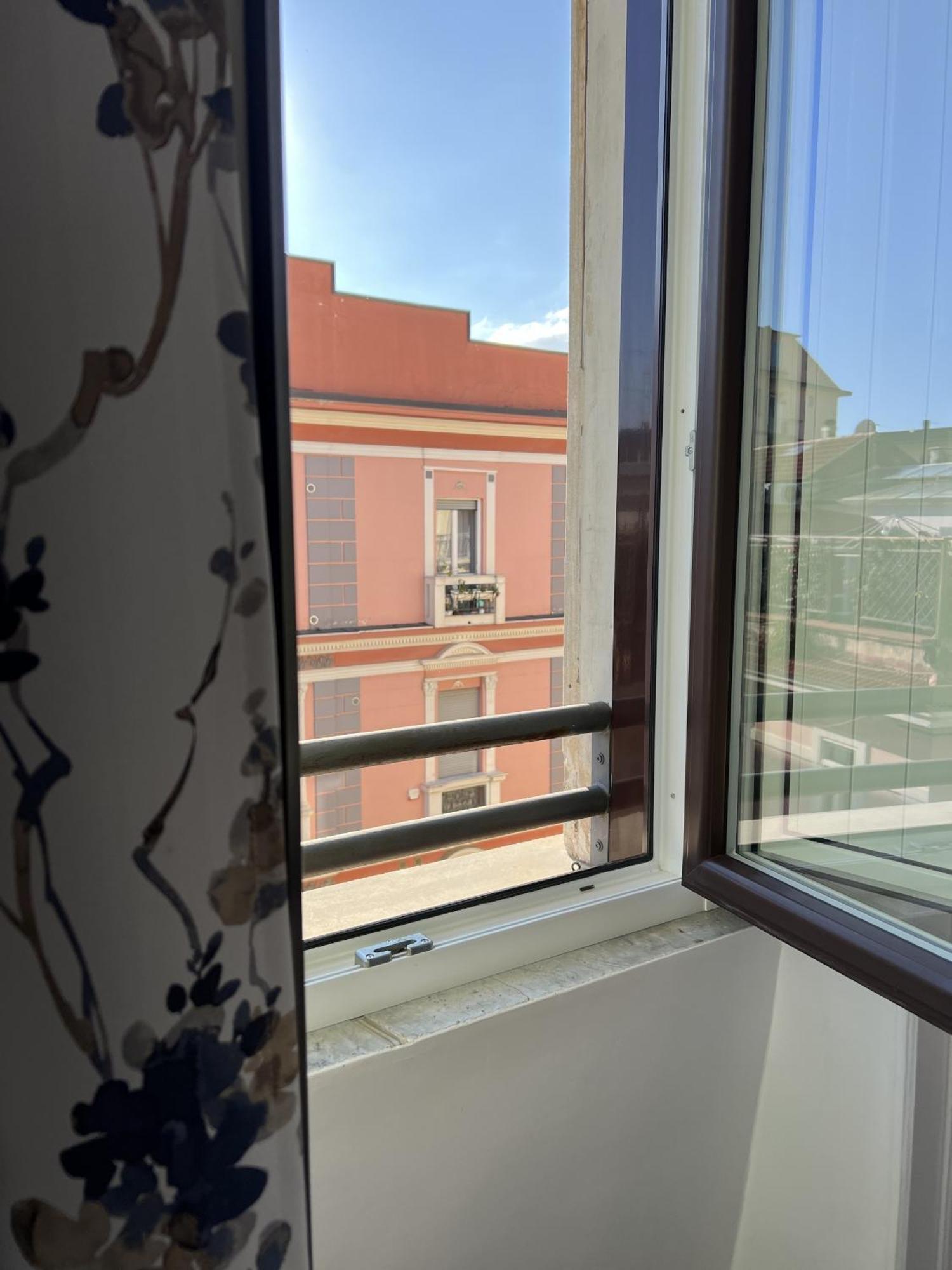 ساليرنو Bonadies64 B&B الغرفة الصورة