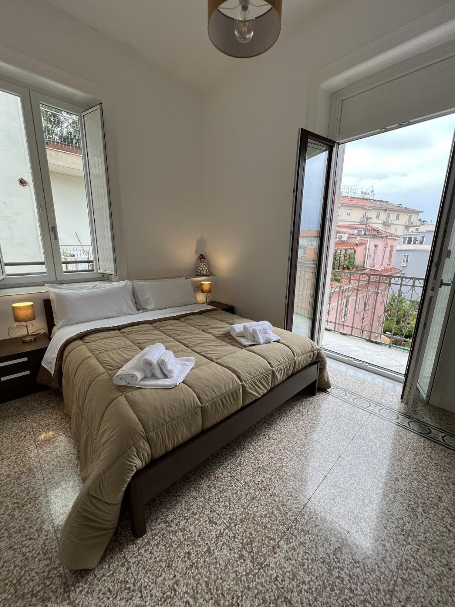ساليرنو Bonadies64 B&B الغرفة الصورة