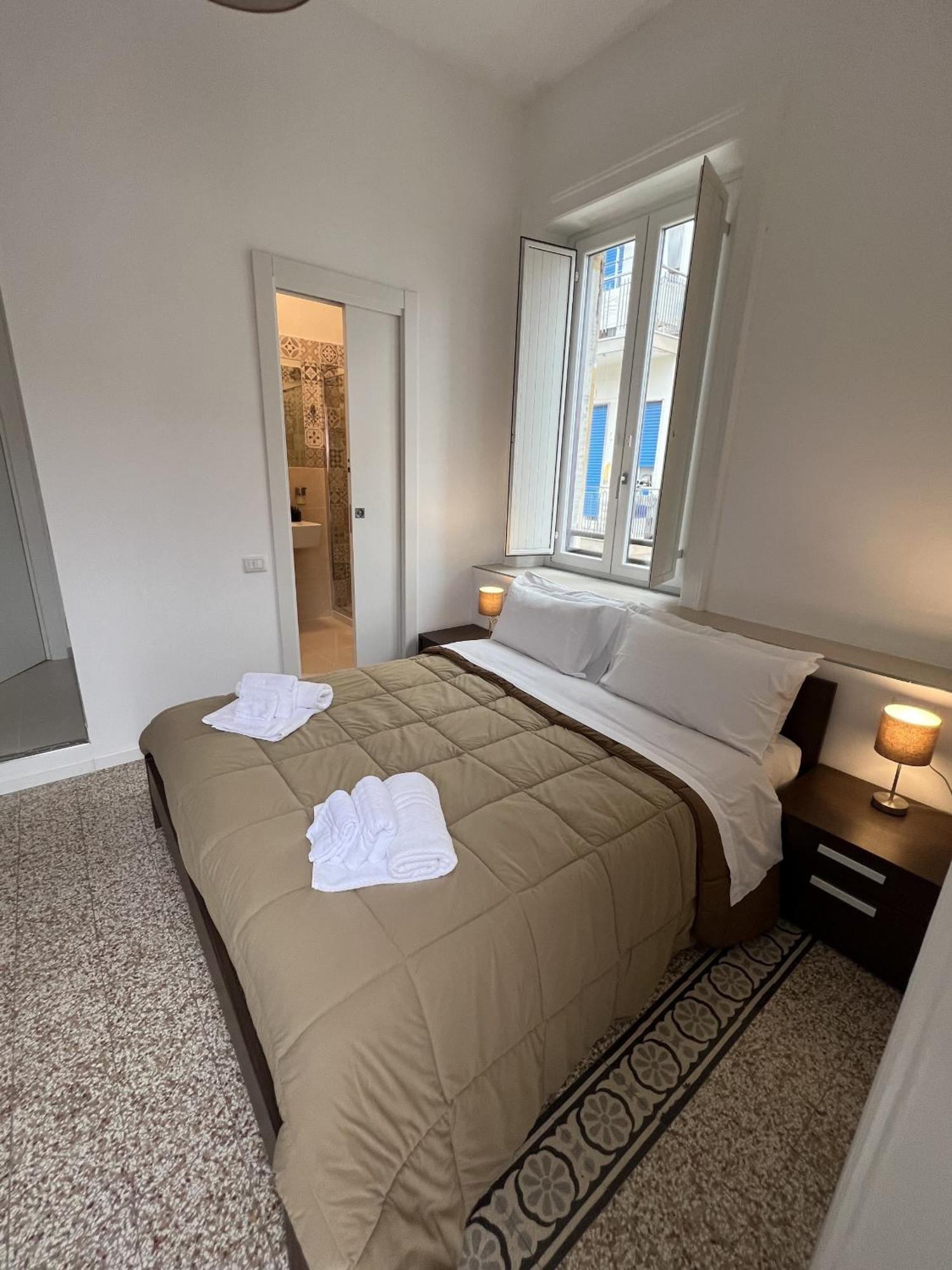 ساليرنو Bonadies64 B&B الغرفة الصورة